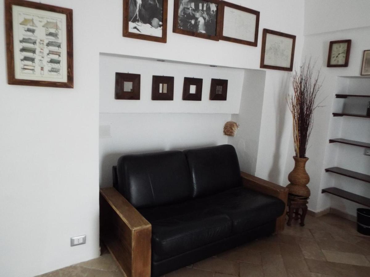אוסטוני Elda Guest House מראה חיצוני תמונה
